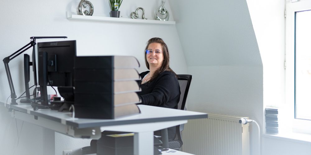 Porträt von Nicole Vischer, Mitarbeiterin in der Kanzlei Andreas Moosdorf in Staßfurt – moderne Steuerberatung mit persönlicher Betreuung