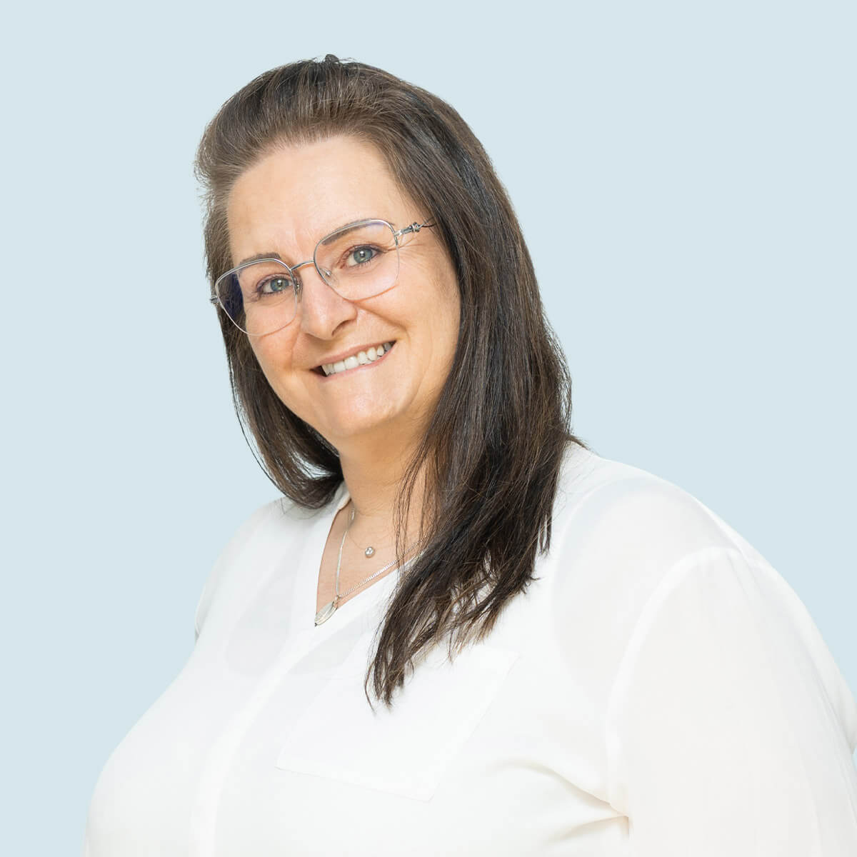 Porträt von Nicole Vischer, Mitarbeiterin der Kanzlei Steuerberater Andreas Moosdorf in Staßfurt – persönliche Betreuung und digitale Zusammenarbeit