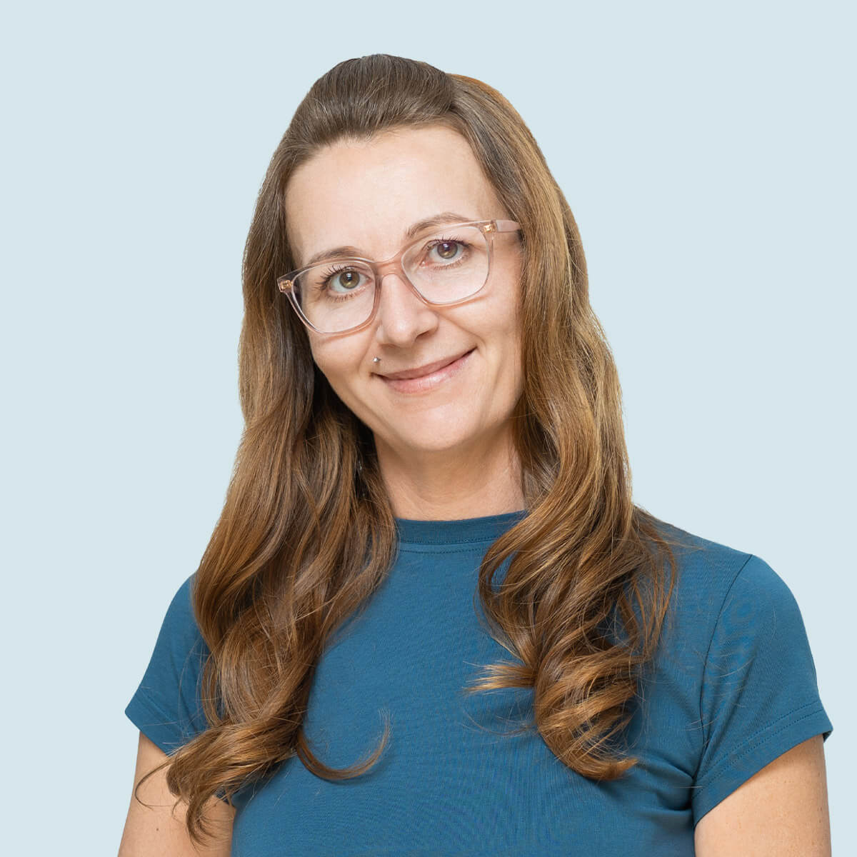 Porträt von Olesja Fischer, Mitarbeiterin der Kanzlei Steuerberater Andreas Moosdorf in Staßfurt – persönliche Betreuung und digitale Zusammenarbeit